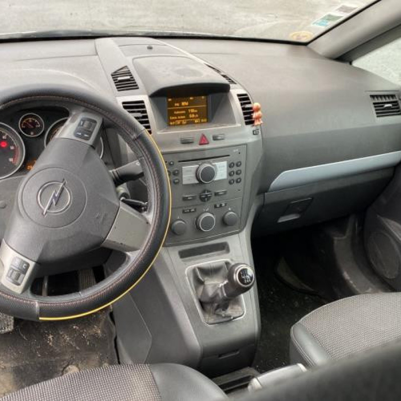 Calculateur moteur OPEL ZAFIRA B Photo n°17