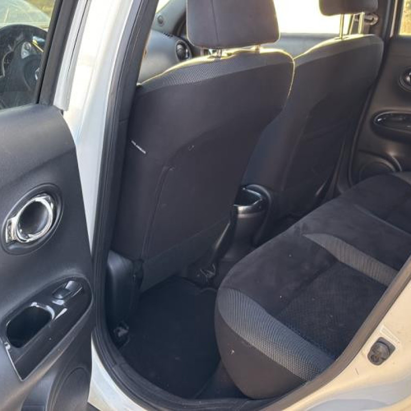 Attache ceinture arriere gauche NISSAN JUKE 1 Photo n°10