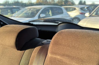 Attache ceinture arriere gauche NISSAN JUKE 1