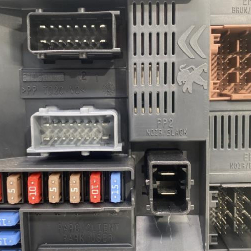 Boitier BSI PEUGEOT 308 2 Photo n°2