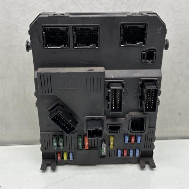 Boitier BSI PEUGEOT 206+ Photo n°1