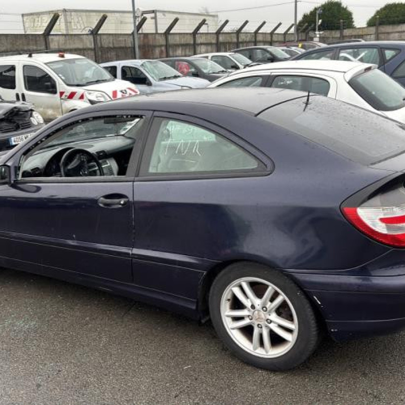 Verin de coffre MERCEDES CLASSE C 203 COUPE SPORT Photo n°9