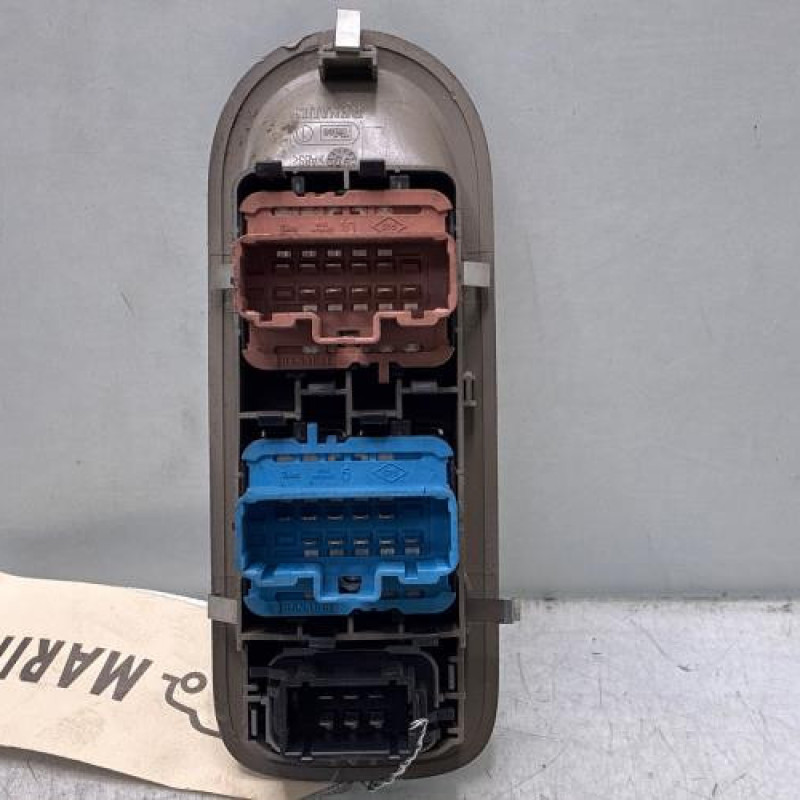 Interrupteur de leve vitre avant gauche RENAULT CLIO 3 Photo n°3