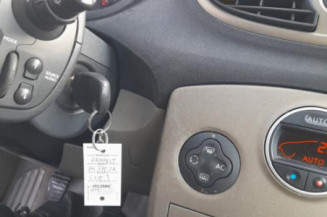 Interrupteur de leve vitre avant gauche RENAULT CLIO 3