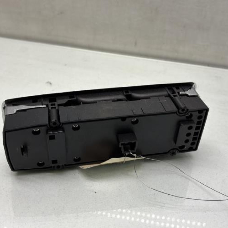 Interrupteur de leve vitre avant gauche MERCEDES CLASSE C 204 Photo n°2