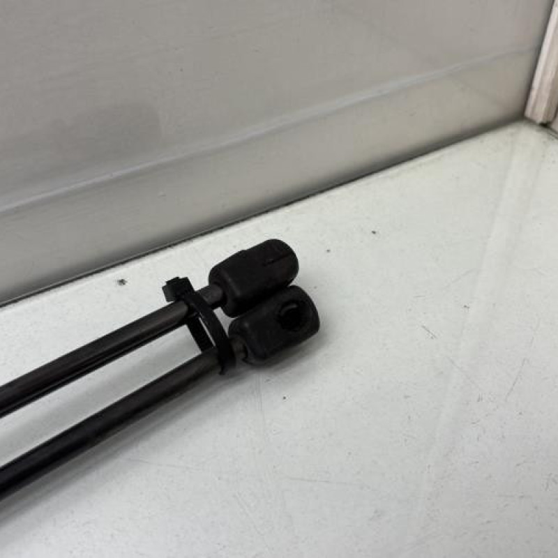 Verin de coffre FORD PUMA 2 Photo n°3