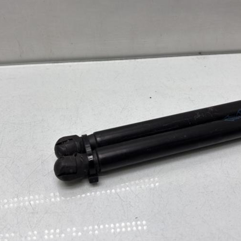 Verin de coffre FORD PUMA 2 Photo n°4