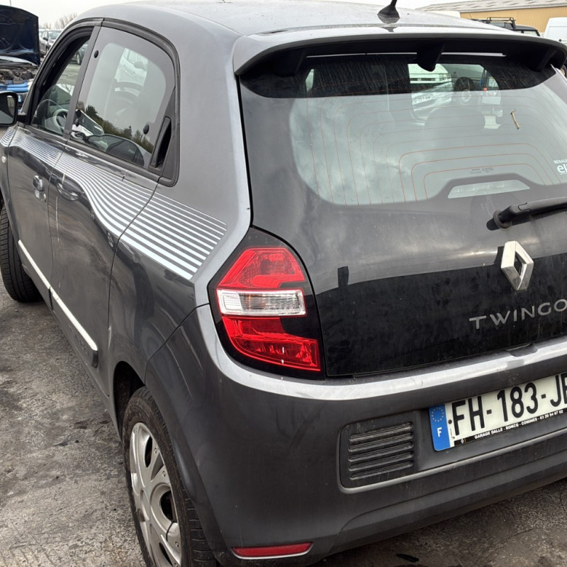 RENAULT TWINGO 3 PHASE 1 1.0i - 12V SCE 70 Photo n°4