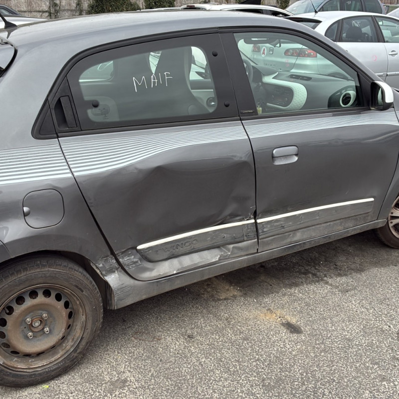 RENAULT TWINGO 3 PHASE 1 1.0i - 12V SCE 70 Photo n°6