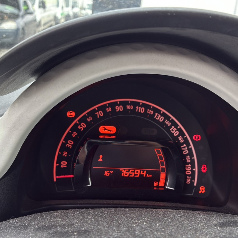RENAULT TWINGO 3 PHASE 1 1.0i - 12V SCE 70 Photo n°16