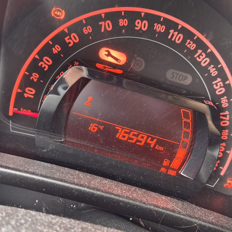 RENAULT TWINGO 3 PHASE 1 1.0i - 12V SCE 70 Photo n°17