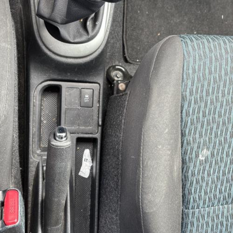 Poignee porte arriere gauche TOYOTA YARIS 3 Photo n°19