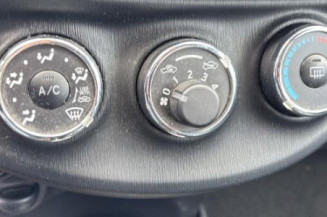 Poignee porte arriere gauche TOYOTA YARIS 3