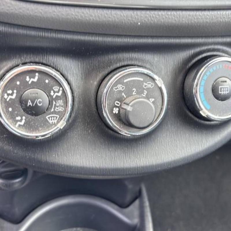 Poignee porte arriere gauche TOYOTA YARIS 3 Photo n°20