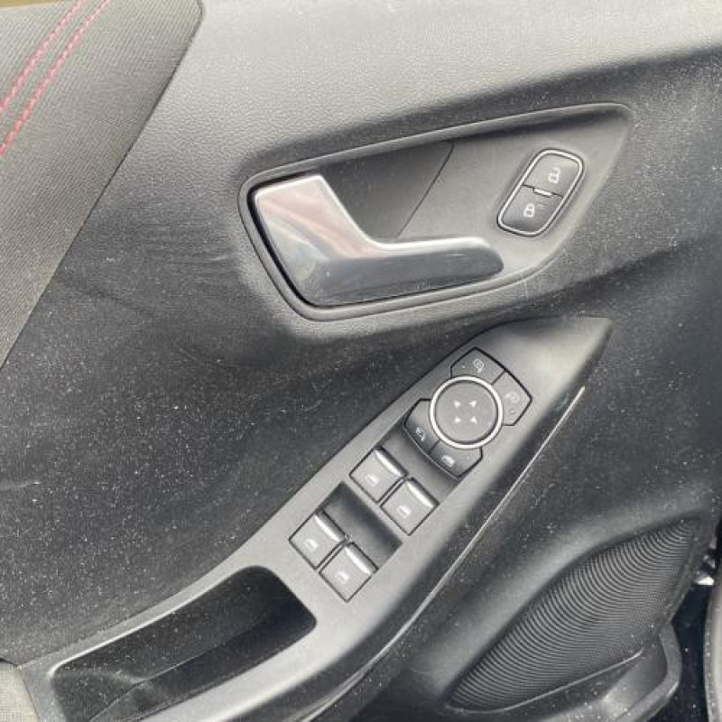 Poignee interieur arriere droit FORD PUMA 2 Photo n°13