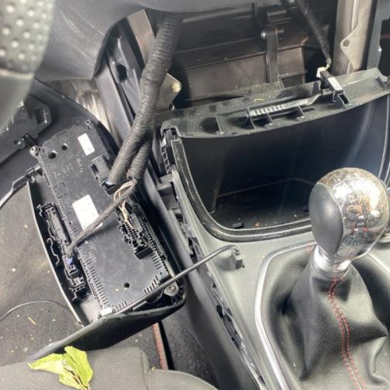 Poignee interieur avant gauche FORD PUMA 2 Photo n°20