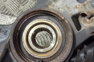 Pivot de moyeu avant gauche FORD PUMA 2