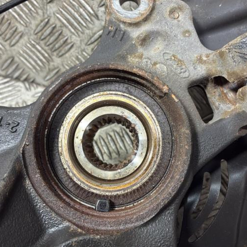 Pivot de moyeu avant gauche FORD PUMA 2 Photo n°4