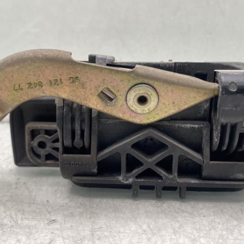 Poignee porte avant gauche PEUGEOT 106 Photo n°4