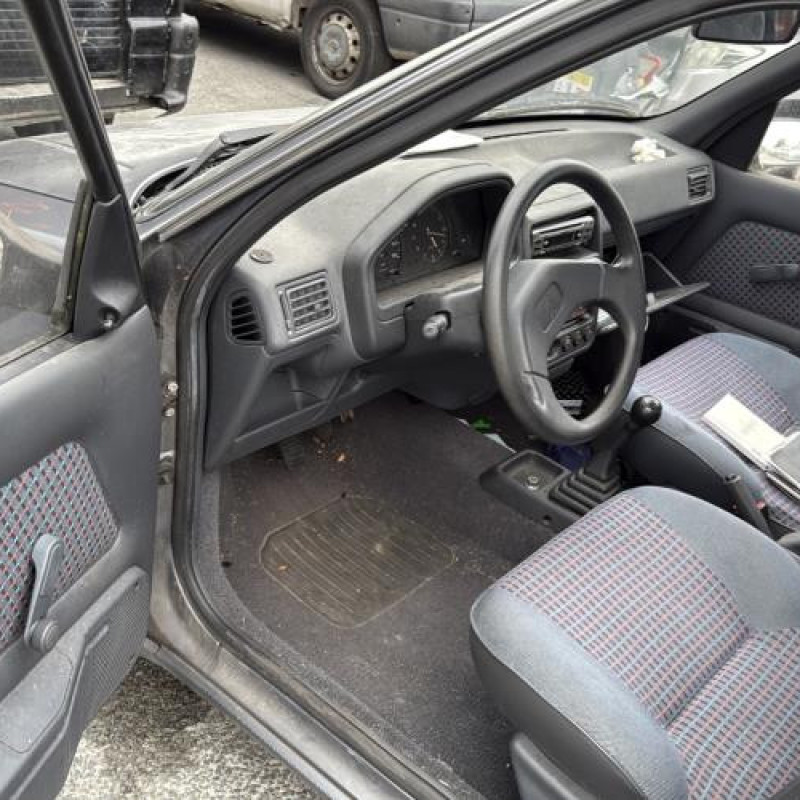 Poignee porte avant gauche PEUGEOT 106 Photo n°16