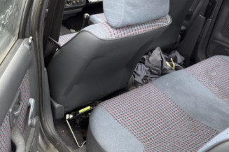 Poignee porte avant gauche PEUGEOT 106