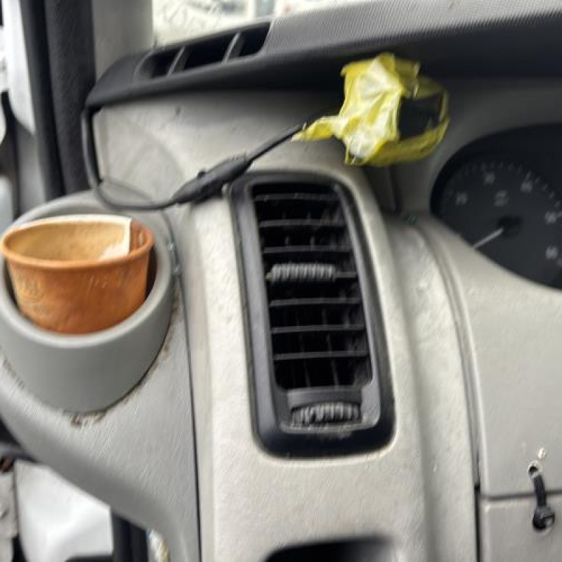 Poignee interieur porte de coffre droite OPEL VIVARO 1 Photo n°14