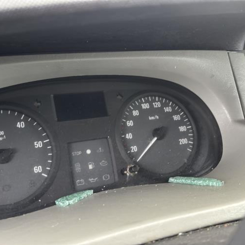 Poignee interieur porte de coffre droite OPEL VIVARO 1 Photo n°15