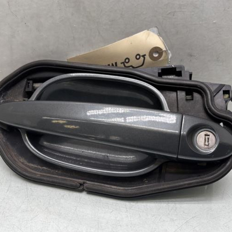 Poignee porte avant gauche BMW SERIE 5 E60 Photo n°1