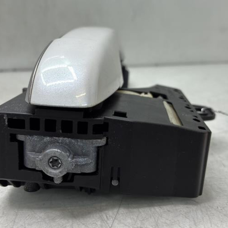 Poignee porte arriere droit RENAULT MEGANE 4 Photo n°6