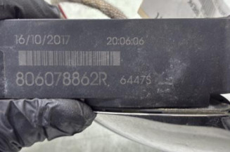 Poignee porte avant gauche RENAULT MEGANE 4