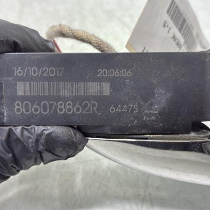 Poignee porte avant gauche RENAULT MEGANE 4 Photo n°5