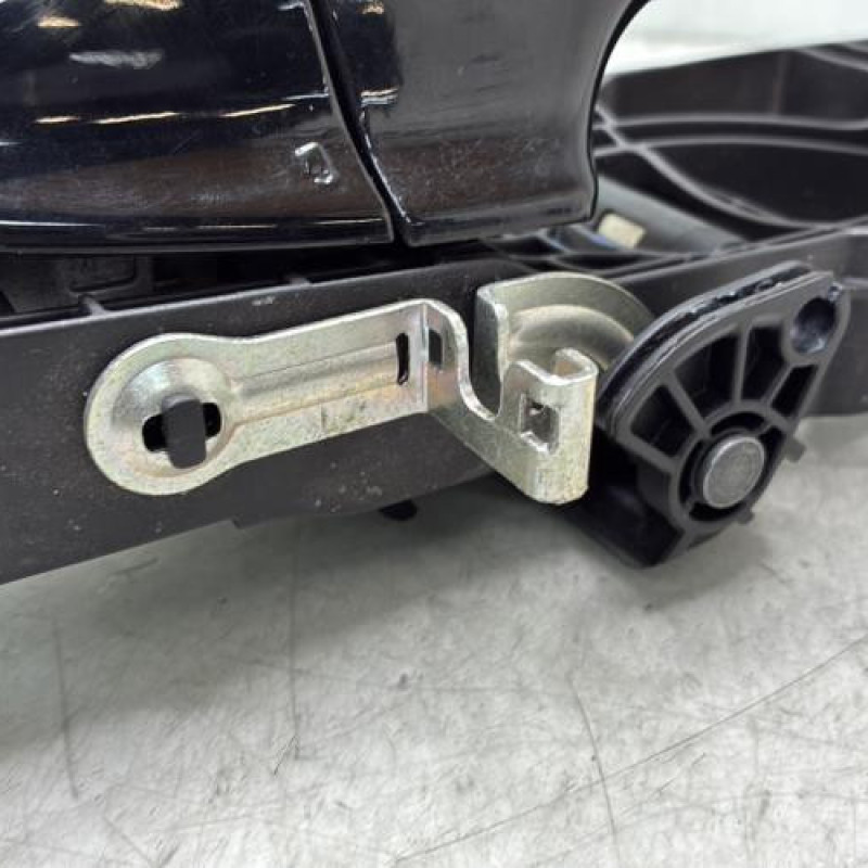 Poignee porte avant gauche FORD FIESTA 7 Photo n°4