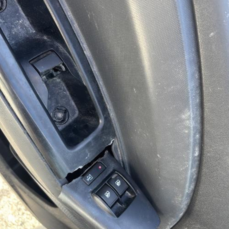 Poignee porte avant gauche FIAT DOBLO 2 Photo n°13