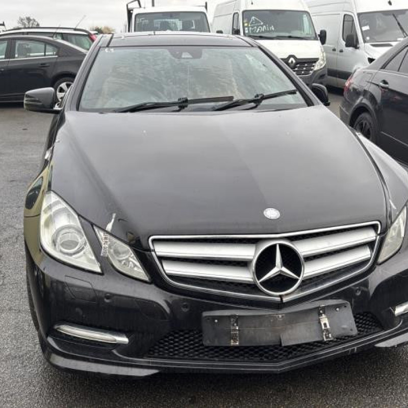 Verin de capot MERCEDES CLASSE E 207 Photo n°12