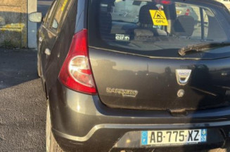 Poignee porte avant droit DACIA SANDERO 1