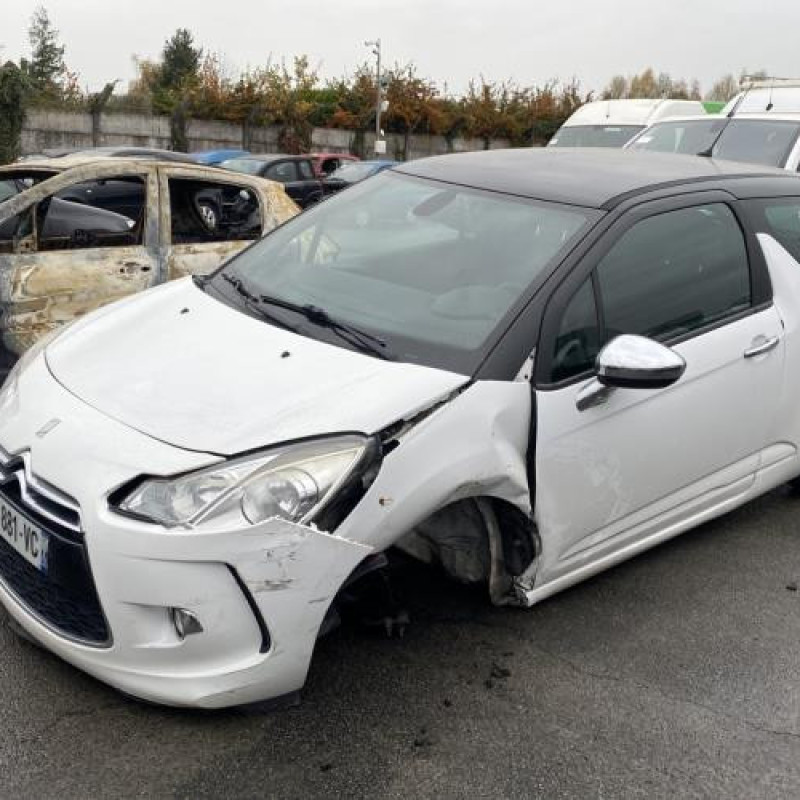 Bouton de warning CITROEN DS3 Photo n°4