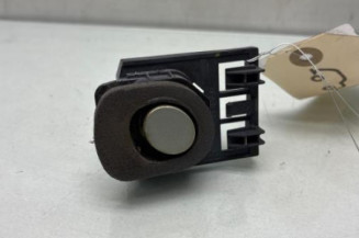 Bouton de coffre PEUGEOT 407 Photo n°1