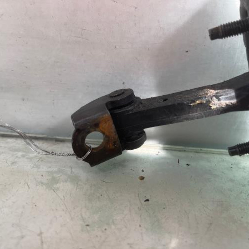 Arret de porte avant gauche PEUGEOT 407 Photo n°3