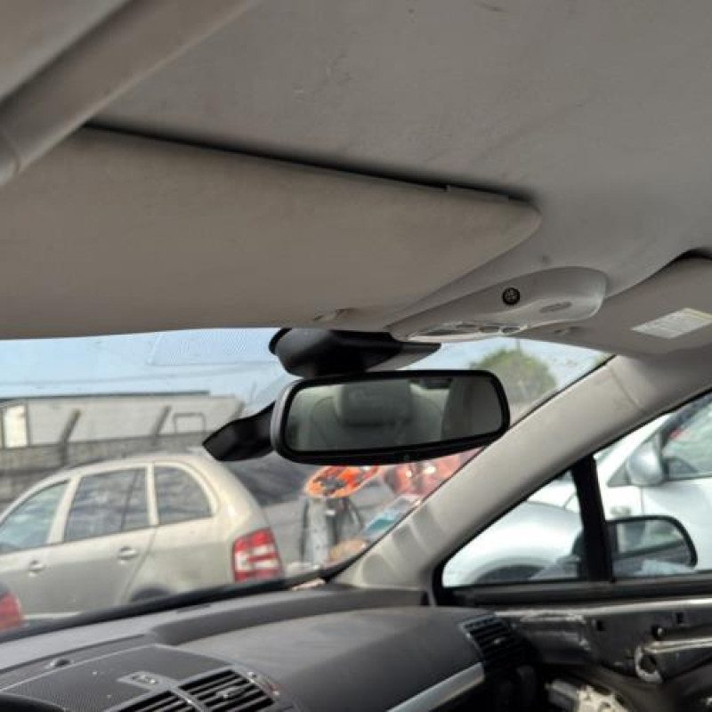 Arret de porte avant gauche PEUGEOT 407 Photo n°16