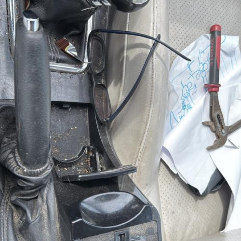 Bouton de coffre PEUGEOT 407 Photo n°18