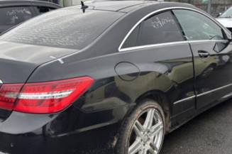 Charniere de capot MERCEDES CLASSE E 207