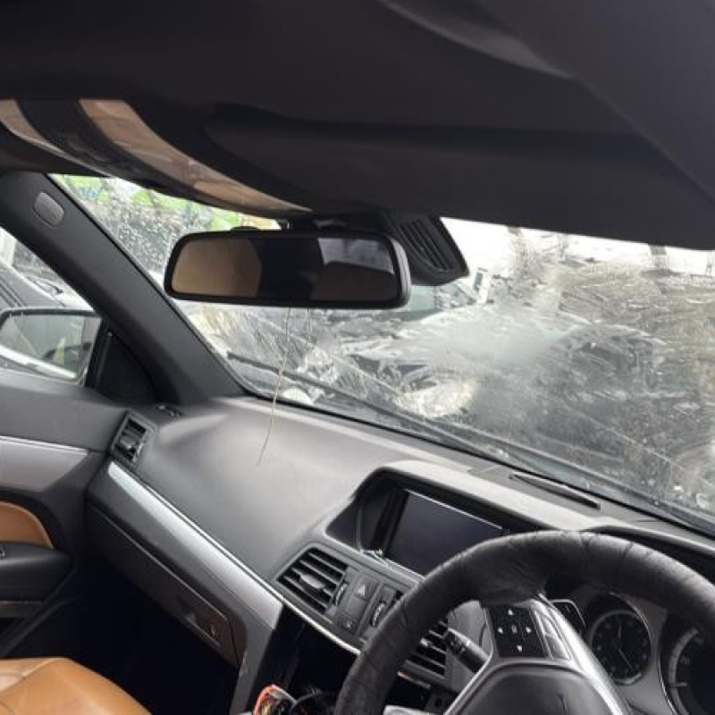 Charniere de capot MERCEDES CLASSE E 207 Photo n°18