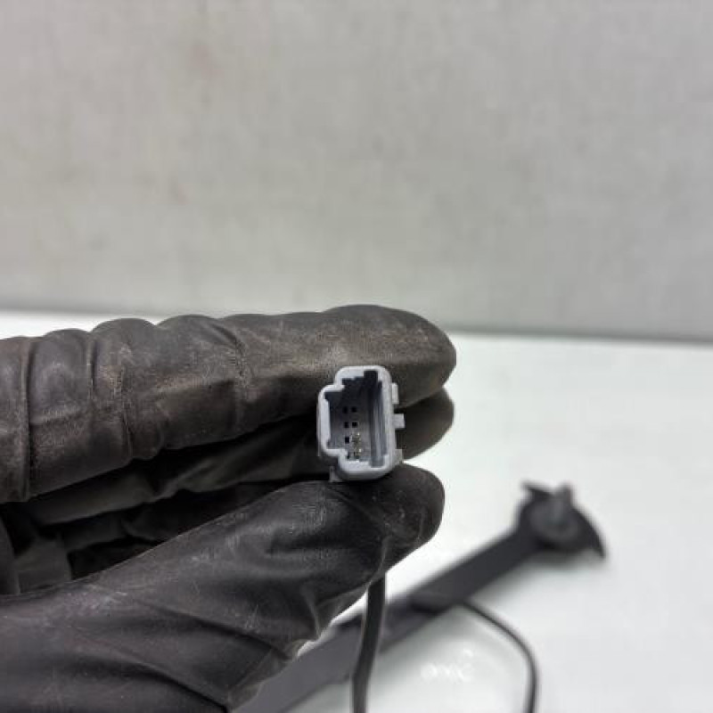 Attache ceinture avant droit RENAULT GRAND SCENIC 4 Photo n°3