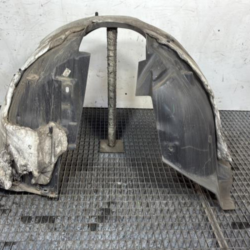 Pare boue avant droit PEUGEOT 208 2 Photo n°1