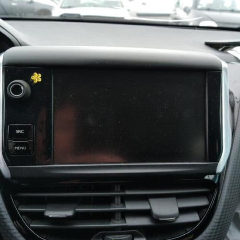 Ecran GPS PEUGEOT 208 1 Photo n°6