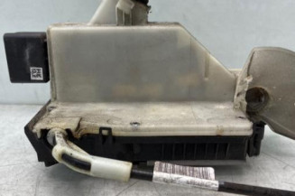 Serrure avant gauche PEUGEOT 208 1