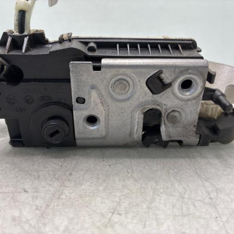 Serrure avant gauche PEUGEOT 208 1 Photo n°3