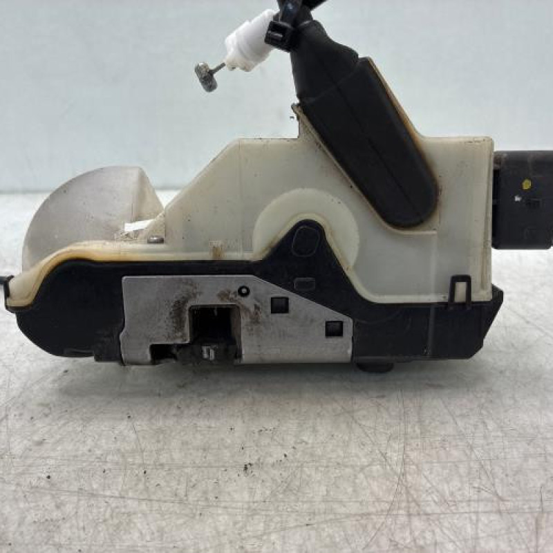 Serrure avant gauche PEUGEOT 208 1 Photo n°4