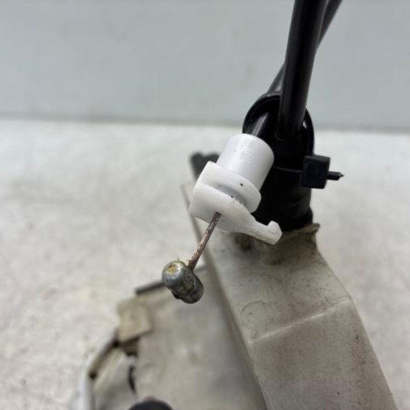 Serrure avant gauche PEUGEOT 208 1 Photo n°6