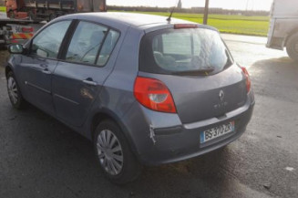 Attache ceinture arriere gauche RENAULT CLIO 3